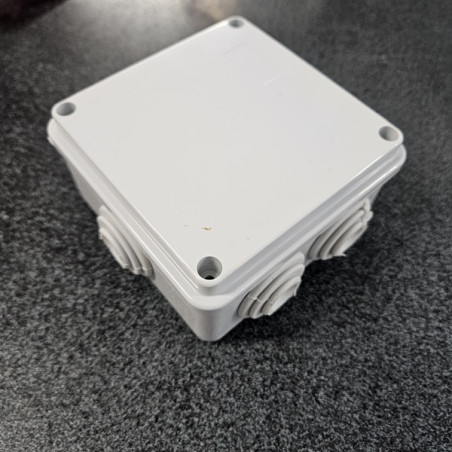 Cassetta di derivazione esterna con coperchio mm 100x100x50, IP54